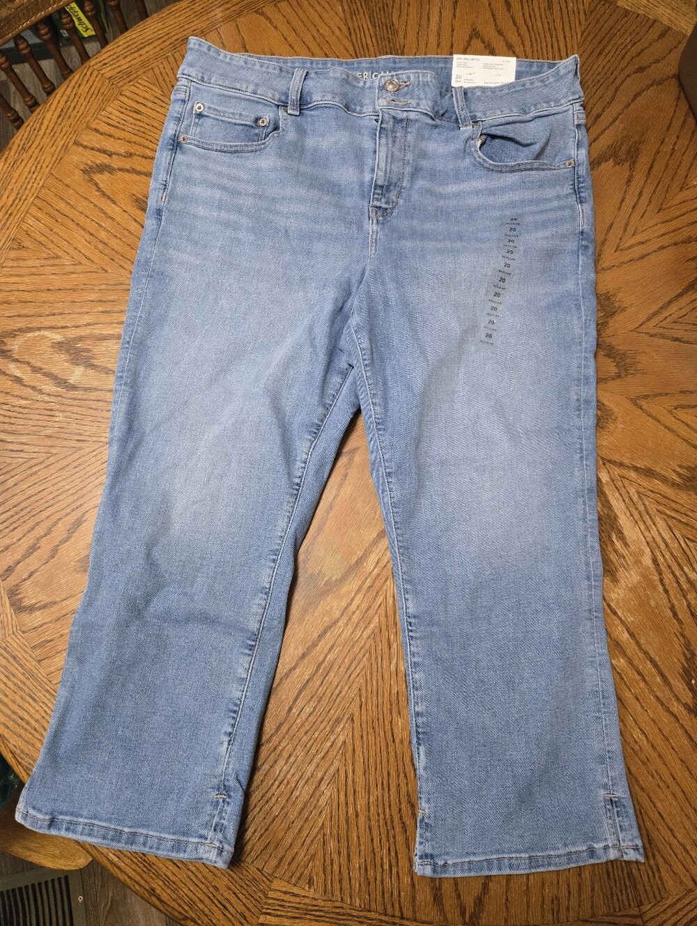 American Eagle Outfitters Light Blue Cropped Jeans